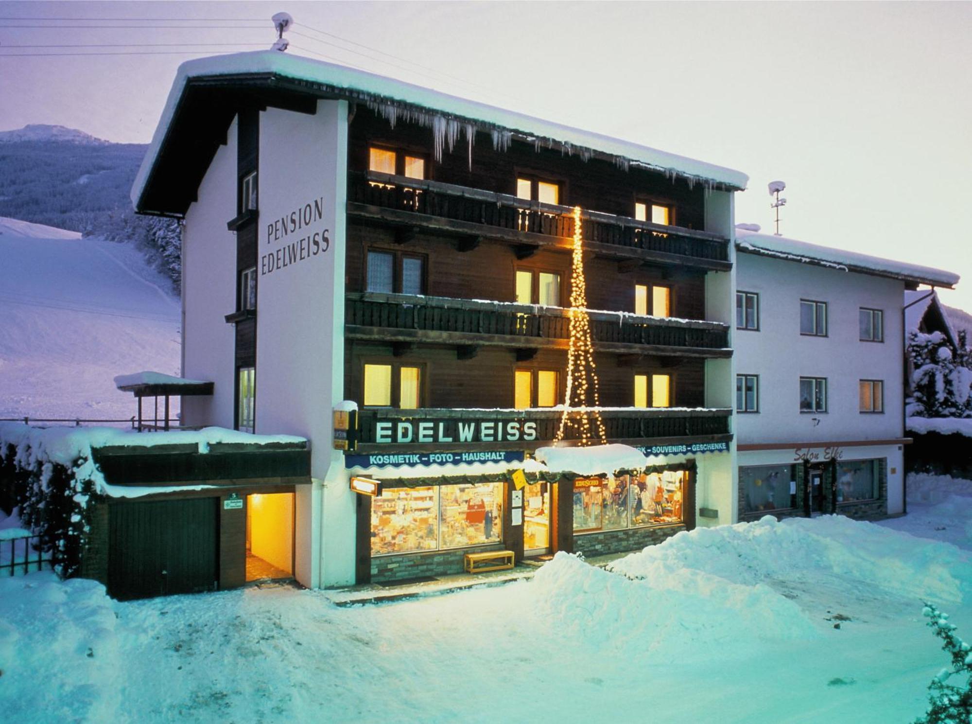 Gaestehaus Pension Edelweiss Kolsass Exterior photo