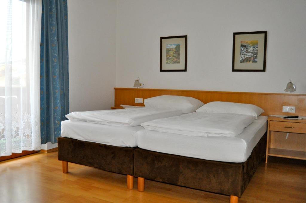 Gaestehaus Pension Edelweiss Kolsass Room photo