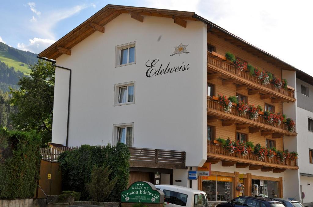 Gaestehaus Pension Edelweiss Kolsass Exterior photo